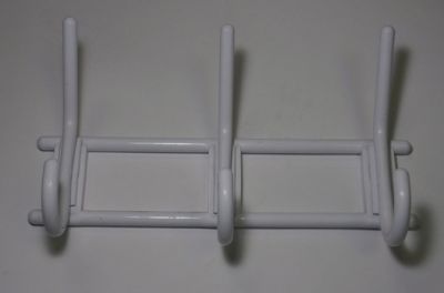 Вешалка 3-х крючк. (белая) пластмасса г.Кунгур (25)